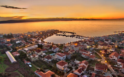 Giny: Horizon, Orange, Coast, Coastal And Oceanic Landforms, Sea, Dusk, Ocean, Evening, Bird'S-Eye View, Shore