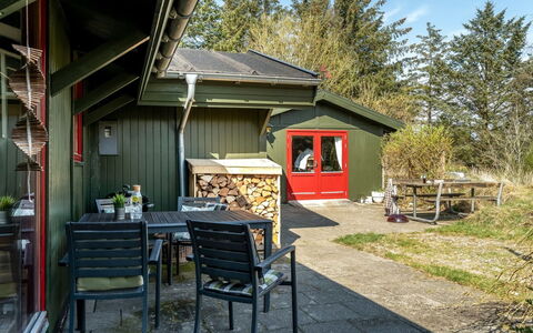 Nimrod - 800M from the Sea: Cottage, Shade, Garden Buildings, Garden, Yard, Backyard, Siding, Shed, Log Cabin, Outdoor Structure
