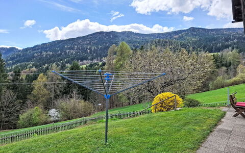 Sonnenplatzl Verditz: Grass, Landscape, Grassland, Hill, Highland, Land Lot, Groundcover, Hill Station, Lawn