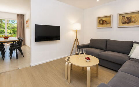Country Club Family: Interior Design, Furniture, Flooring, Floor, Wood, Couch, Living Room, Ceiling, Room, Home