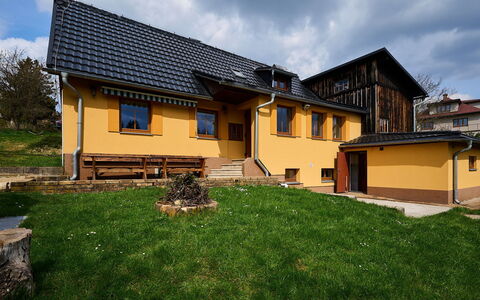 U Pekařů: Roof, House, Home, Cottage, Siding, Paint, Shade, Balcony