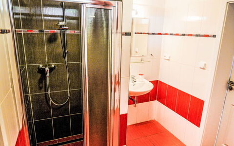 Accommodation:&nbsp;Dueta 102.2