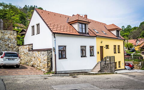 Cesky Krumlov 102: Building, Wall, Window, House, Home, Roof, Architecture, Residential Area, Facade, Cottage