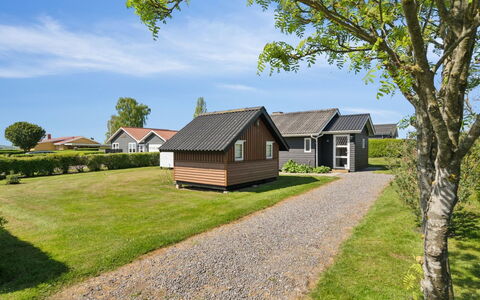 Hira - 200M from the Sea: Roof, House, Home, Cottage, Door, Siding, Deck, Porch, Plank, Hardwood