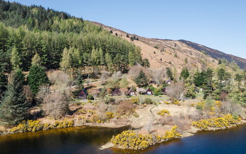 Sandpiper Lodge: Mountainous Landforms, Tree, Nature, Natural Landscape, Mountain, Vegetation, Hill, Highland, Landscape, Bank