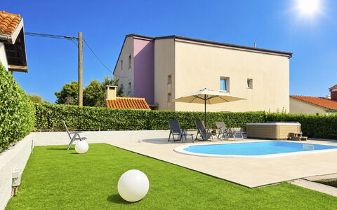 Helen: Grass, Swimming Pool, Garden, Lawn, Leisure, Artificial Turf, Yard, Landscaping, Backyard, Shade