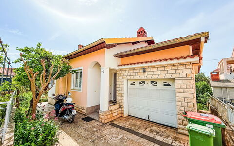 Helen: House, Residential Area, Architecture, Home, Roof, Suburb, Driveway, Gate, Balcony, Hacienda