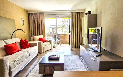 Bergnest: Furniture, Interior Design, Flooring, Floor, Couch, Wall, Wood, Room, Ceiling, Living Room