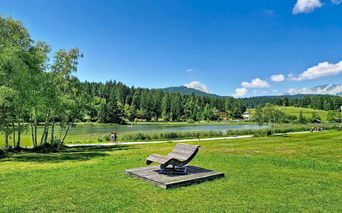 Bergnest: Sky, Tree, Body Of Water, Nature, Green, Natural Environment, Grass, Natural Landscape, Bank