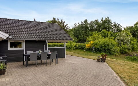 Truels - 30Km from the Sea: Cottage, Shade, Garden, Siding, Landscaping, Estate, Hardwood, Driveway, Garden Buildings, Yard