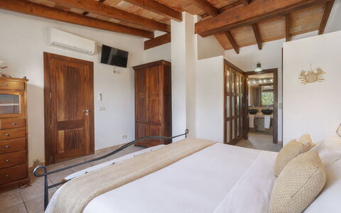Son Bosc: Interior Design, Flooring, Furniture, Wall, Floor, Wood, Ceiling, Bedroom, Bed, Room