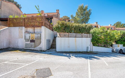 Les Mas du Levant: Residential Area, Neighbourhood, Town, House, Home, Land Lot, Human Settlement, Suburb, Urban Design, Lawn