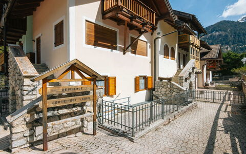 Corte dei Larici: Residential Area, Neighbourhood, Town, House, Home, Land Lot, Human Settlement, Suburb, Urban Design, Lawn