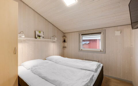 Seba - 1Km to the Fjord: Wood, Ceiling, Floor, Interior Design, Bedroom, Flooring, Room, Wood Stain, Bed, Hardwood