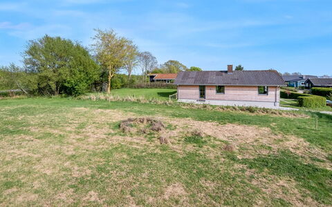 Fridoline - 450M from the Sea: Grass, Grassland, Land Lot, Cottage, Rural Area, Meadow, Garden Buildings, Garden, Shed