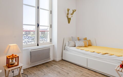 Les Jardins de Cabourg: Furniture, Interior Design, Flooring, Floor, Wall, Wood, Bedroom, Room, Wood Flooring, Bed