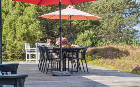 Kaj - 75M from the Sea: Vegetation, Shrub, Spring, Cottage, Garden, Shade, Backyard, Yard, Chair