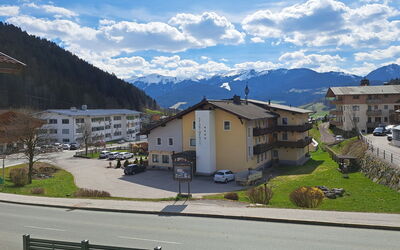 Wildschönau 714: Building, Residential Area, House, Town, Home, Human Settlement, Urban Design, Hill Station, Apartment, Mountain Range