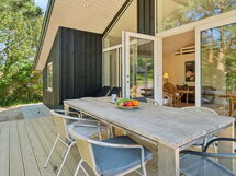 andi - 600m From The Sea