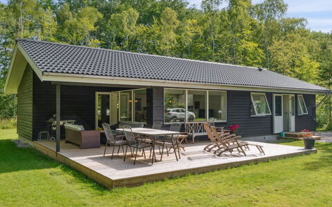 Hotherus - from the Sea: Roof, Cottage, Home, Porch, Siding, Yard, Farmhouse, Lawn, Shade, Garden