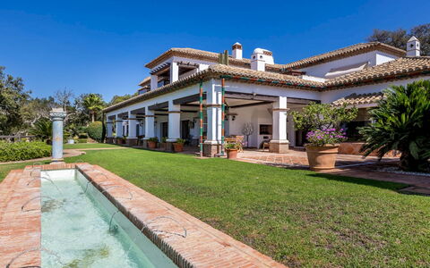 Serena Marbella: Architecture, Estate, Home, Mansion, Hacienda, Garden, Villa, Farmhouse, Lawn, Landscaping
