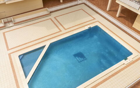 Ed. Villa Magna: Floor, Flooring, Composite Material, Swimming Pool, Wood Stain, Design, Tile, Varnish