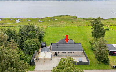 Thyra - 50M to the Fjord