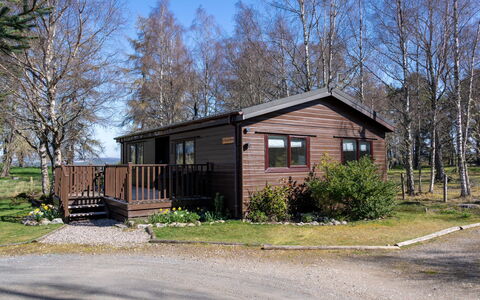 Lodge 8: House, Cottage, Home, Siding, Log Cabin, Garden Buildings, Hardwood, Yard, Shed, Porch