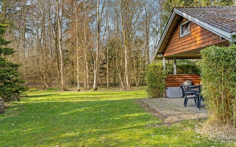 Franzisca - 200M to the Fjord: House, Roof, Home, Cottage, Shed, Garden Buildings, Siding, Yard, Log Cabin, Hut