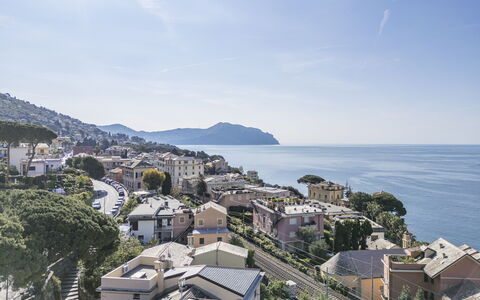 Central Cozy Nest With Parking, Bogliasco: Water, Body Of Water, Coast, Residential Area, Coastal And Oceanic Landforms, Horizon, Sea, House, Home, Human Settlement