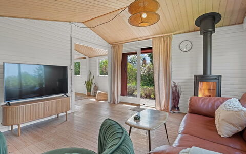 Oona - 700M from the Sea: Estate, Shade, Driveway, Farmhouse