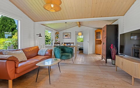 Oona - 700M from the Sea: Estate, Shade, Driveway, Farmhouse