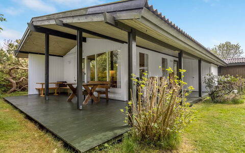 Rikkart - 400M from the Sea: Estate, Shade, Driveway, Farmhouse