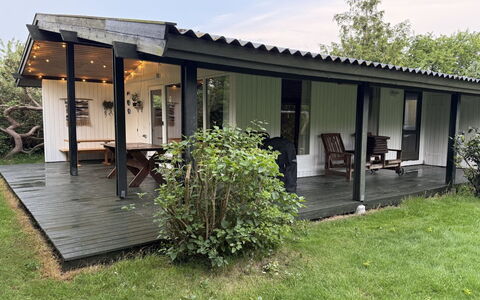 Rikkart - 400M from the Sea: Estate, Shade, Driveway, Farmhouse