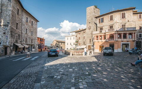Casa Rosmarino, Ac, Wifi, Narni: Building, Wall, Window, City, Road Surface, Town, Facade, Architecture, Neighbourhood, Street