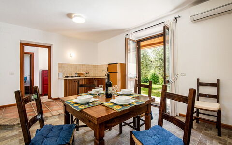 Casa Alloro, Ac, Wifi, Narni: Flooring, Furniture, Door, Chair, Wood Stain, Ceiling, Kitchen & Dining Room Table, Hardwood, Dining Room, Houseplant