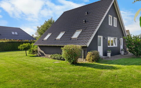 Begitte - 200M from the Sea: Blue, Shrub, Cottage, Groundcover, Garden, Estate, Shade, Landscaping, Farmhouse, Eco Hotel