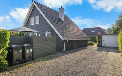 Begitte - 200M from the Sea