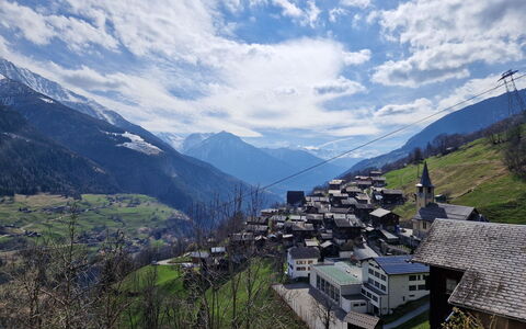 Dorfstrasse 97 2. Og Süd: Mountainous Landforms, Hill, Highland, Rural Area, Village, Hill Station, Human Settlement, Mountain Range, Valley, Mountain Village
