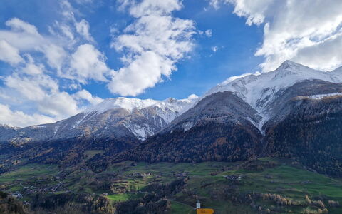 Dorfstrasse 97 2. Og Süd: Mountain, Sky, Mountainous Landforms, Cloud, Nature, Hill, Mountain Range, Highland, Natural Landscape, Landscape