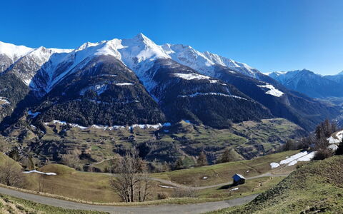 Dorfstrasse 97 2. Og Süd: Mountain, Mountainous Landforms, Hill, Mountain Range, Highland, Snow, Glacial Landform, Landscape, Ridge, Hill Station