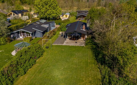 Ørn - 5M from the Sea: Estate, Shade, Driveway, Farmhouse