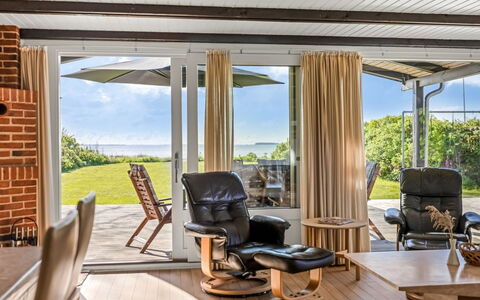 Ørn - 5M from the Sea: Wood, Flooring, Interior Design, Floor, Furniture, Wood Flooring, Room, Ceiling, Wood Stain, Hardwood
