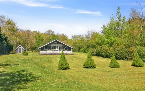 Winter - 31Km from the Sea: Grass, Grassland, Land Lot, Cottage, Rural Area, Meadow, Garden Buildings, Garden, Shed