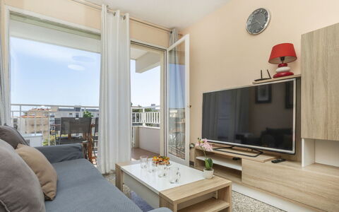 Montcada: Interior Design, Flooring, Furniture, Floor, Apartment, Room, Home, Ceiling, Wood Flooring, Living Room