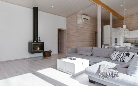 Villa Dalton: Wood, Porch, Furniture, Hardwood, Deck, Wood Flooring, Wood Stain, Plank, Outdoor Furniture, Mountain Range