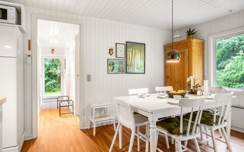 Gitten - from the Sea: Furniture, Interior Design, Flooring, Wood, Floor, Ceiling, Dining Room, Table, Kitchen & Dining Room Table, Wood Flooring