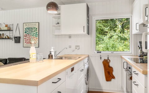 Gitten - from the Sea: Kitchen, Countertop, Kitchen Appliance, Interior Design, Flooring, Furniture, Wood, Cabinetry, Major Appliance, Home Appliance