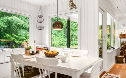 Gitten - from the Sea: Furniture, Interior Design, Flooring, Wood, Light Fixture, Ceiling, Floor, Dining Room, Table, Chandelier
