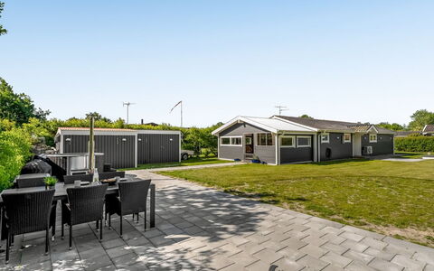 Rathi - from the Sea: Estate, Shade, Driveway, Farmhouse